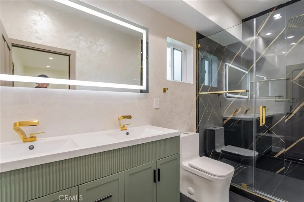 Additional image 15 of 11112 Emelita Street, North Hollywood, CA 91601