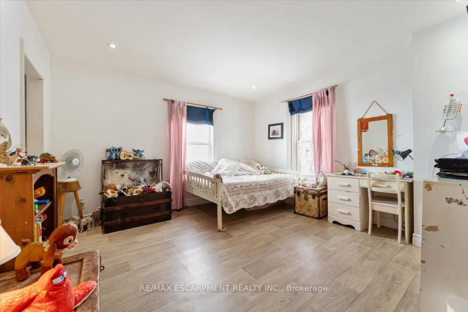 Additional image 12 of 5914 Canborough Road