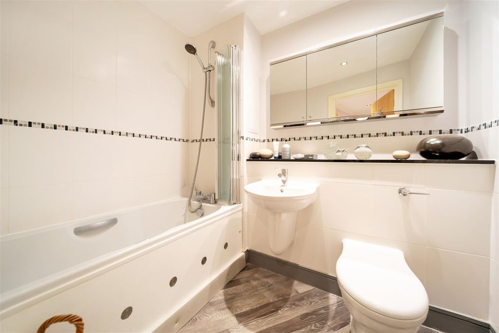Additional image 14 of 2 bed flat for salePatteson Road, Ipswich IP3