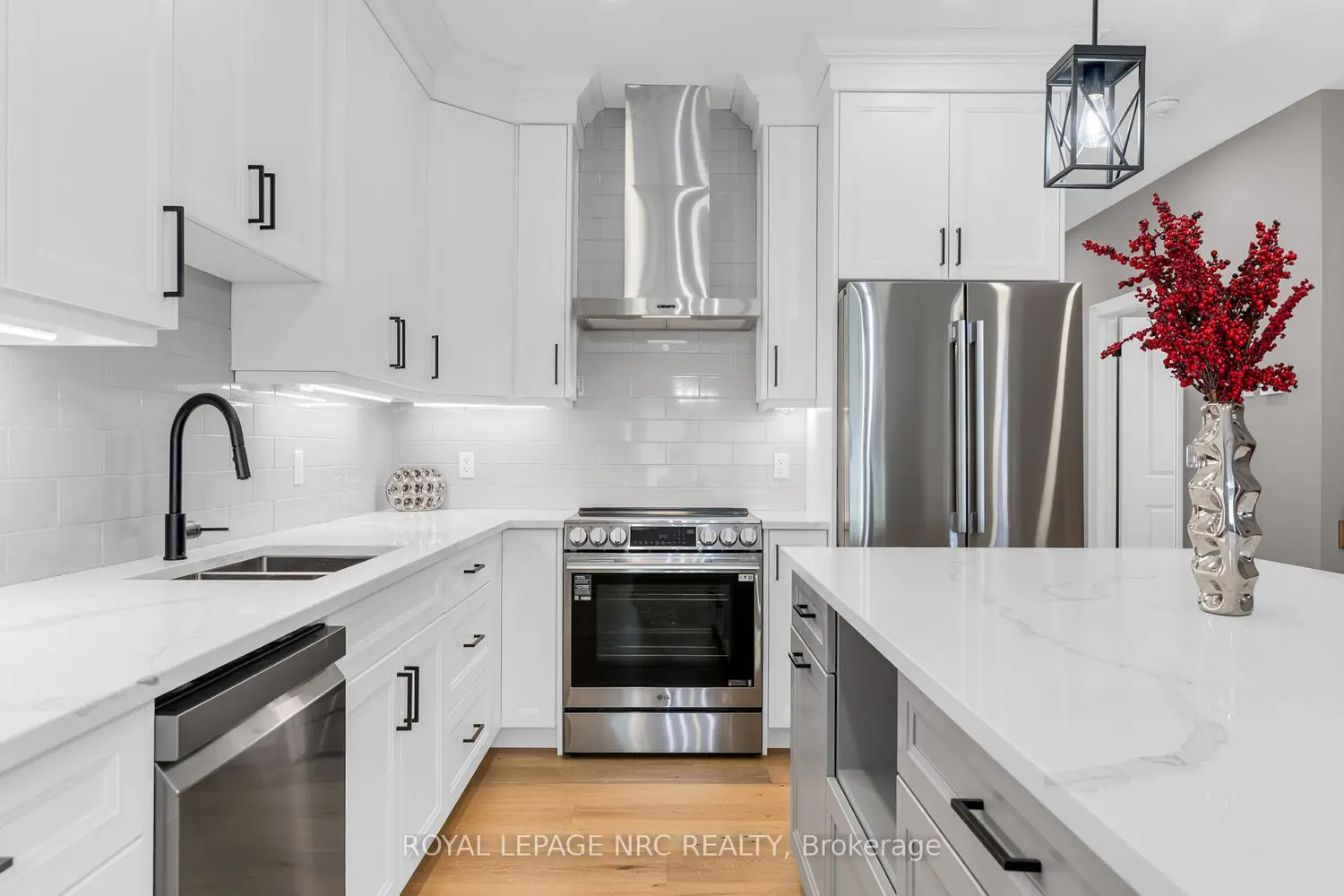 Additional image 10 of 738 Clarence Street