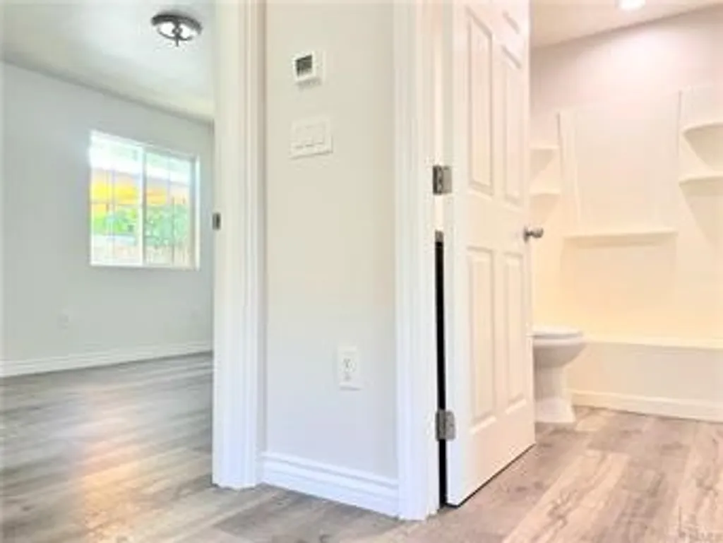 Additional image 16 of 20009 Arminta Street, Winnetka, CA 91306