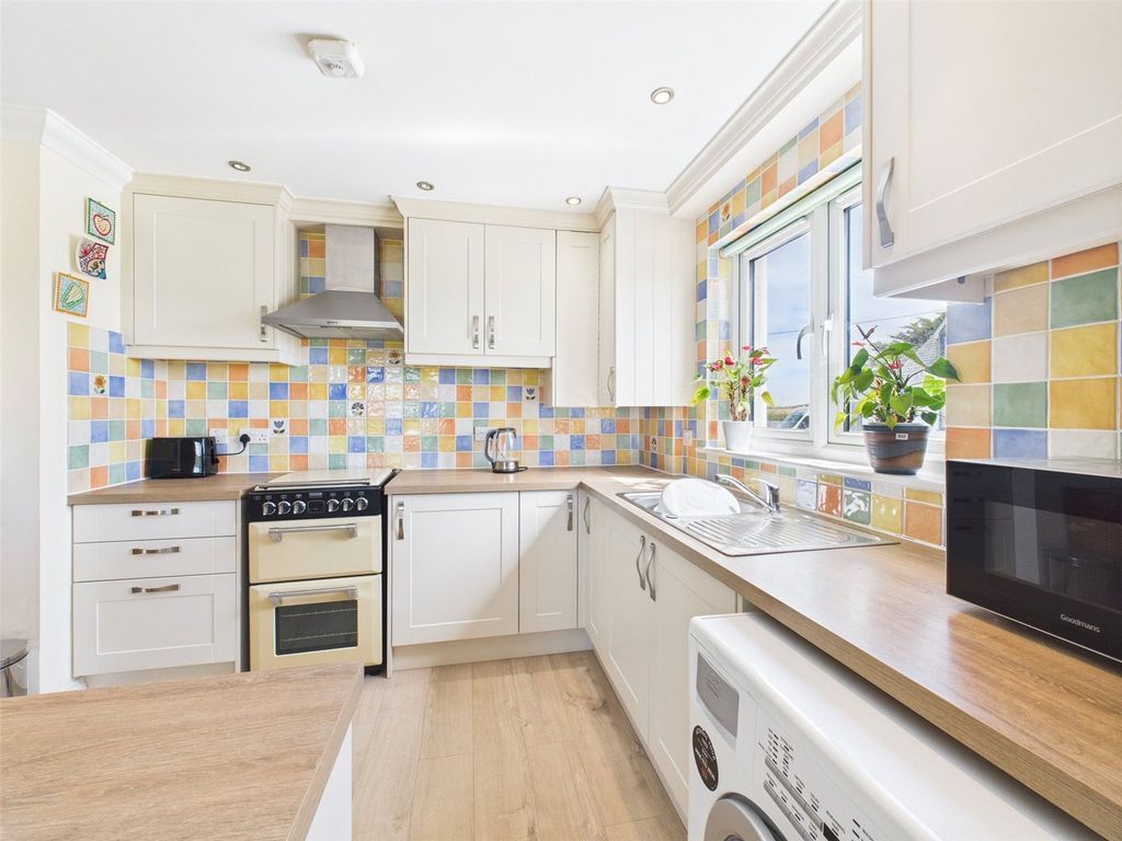 2 bed flat for saleUpton, Bude, Cornwall EX23 photo 5
