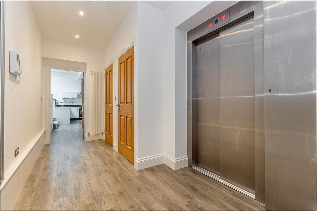 Additional image 3 of 3 bed flat for saleHolywell Road, Malvern WR14