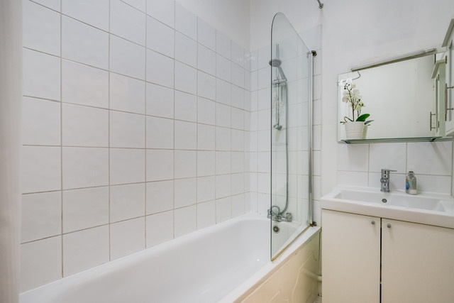 Additional image 11 of 2 Bed Flat, Warwick Road, SW5, N1 7GU