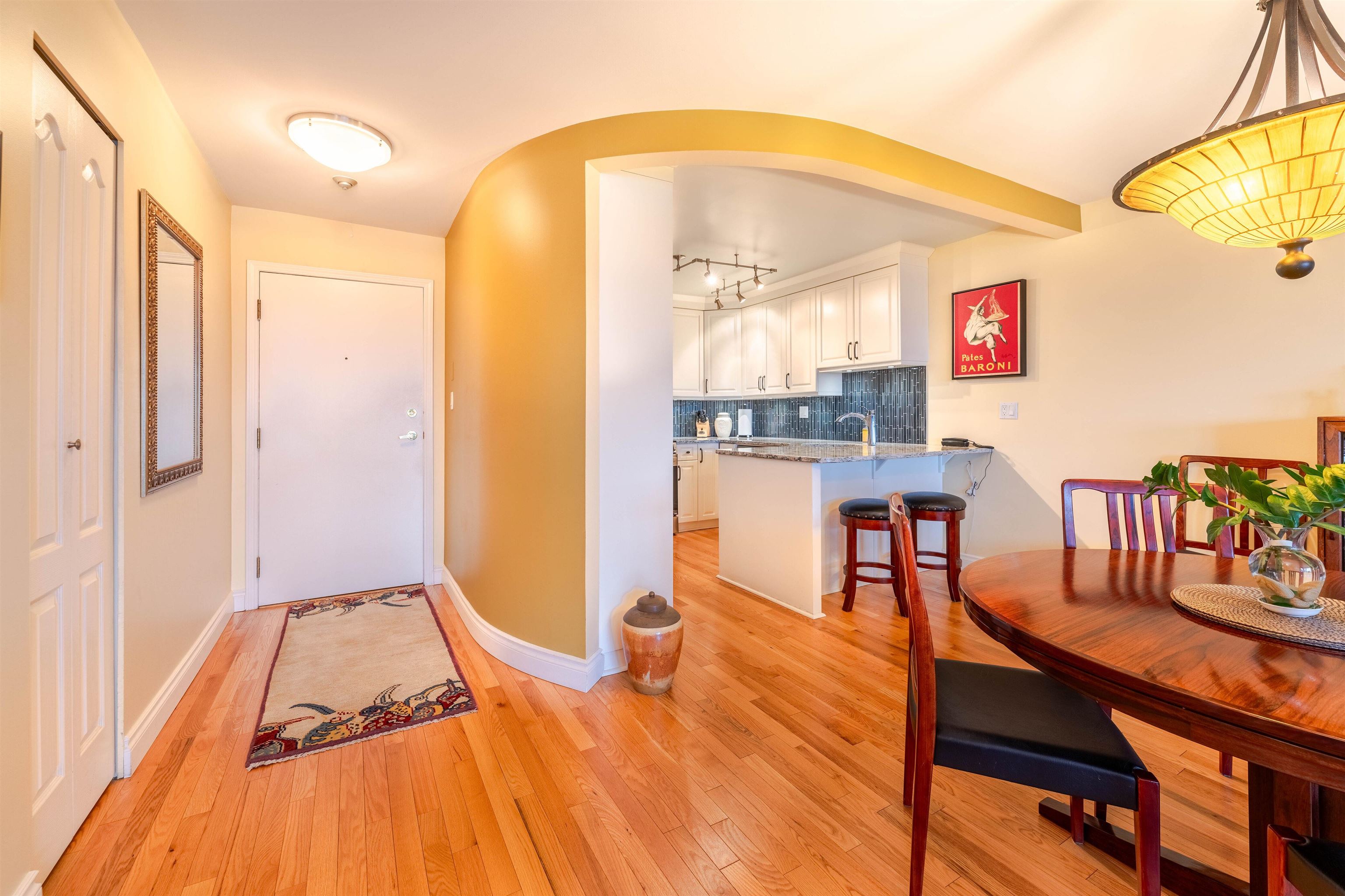 Additional image 2 of 1606-612 Fifth Avenue, New Westminster, BC, V3M 1X5