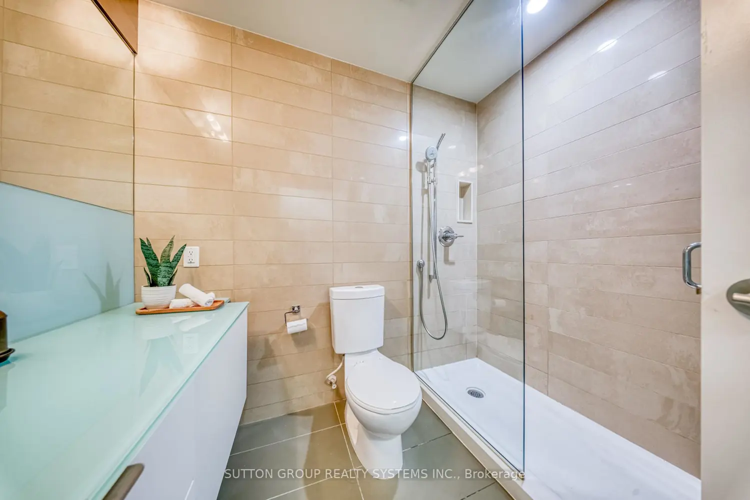 Additional image 16 of 300 Front Street 1912