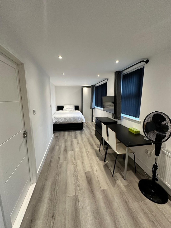 Additional image 2 of Studio Flat, London, SE5, N1 7GU