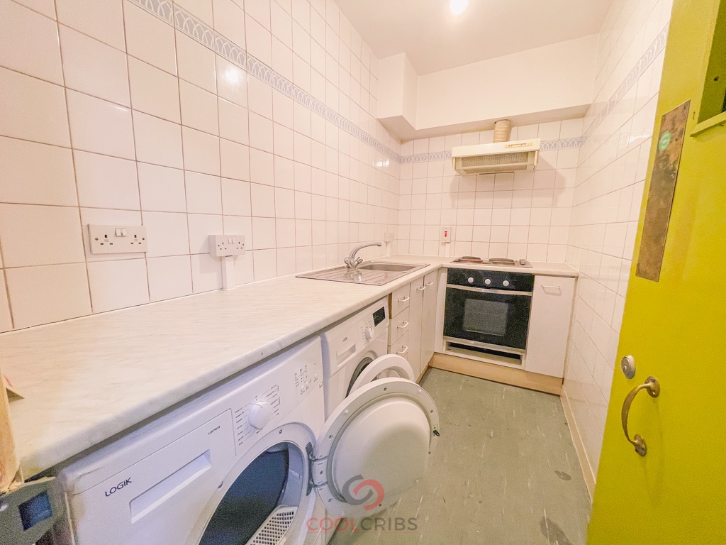Additional image 3 of Bedsit, Holloway Road, N7, N1 7GU