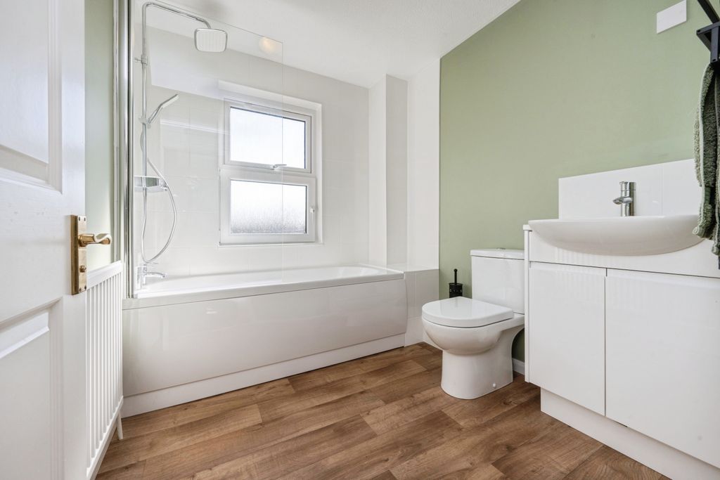 Additional image 13 of 2 bed flat for saleAshburnham Road, Bedford MK40