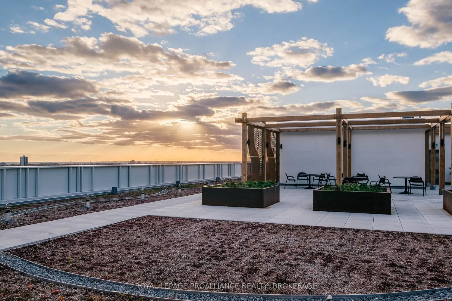 Additional image 14 of 652 Princess Street 415