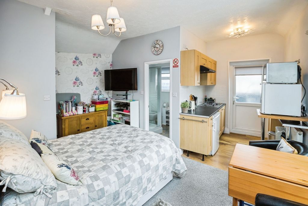 Additional image 17 of 5 bed flat for saleCrane Street, Cefn Mawr, Wrexham LL14