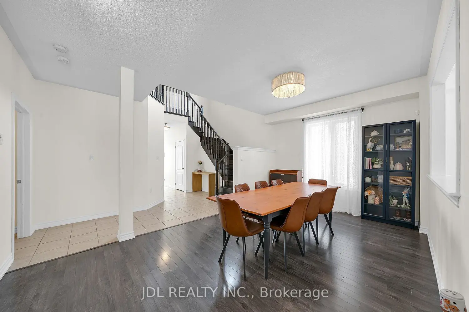 Additional image 4 of 376 Miller Park Avenue