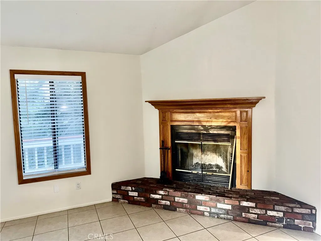 Additional image 4 of 28282 Larchmont Ln, Lake Arrowhead, CA 92352