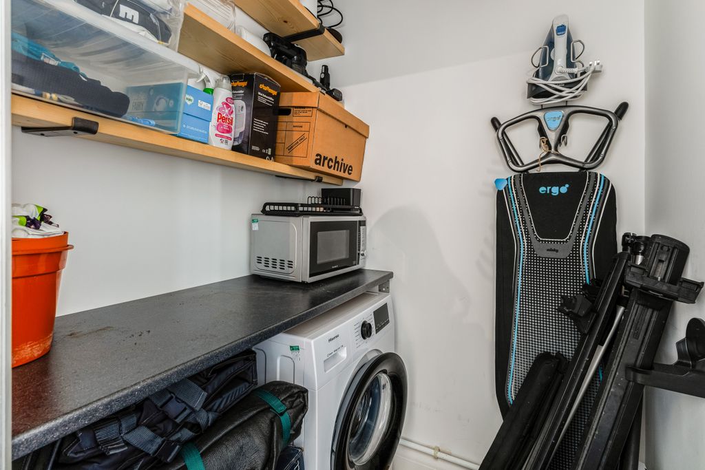 Additional image 10 of 1 bed flat for saleBewick Mews, Hungerford RG17