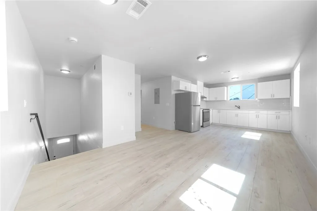 Additional image 16 of 236 W 84th Pl, Los Angeles, CA 90003