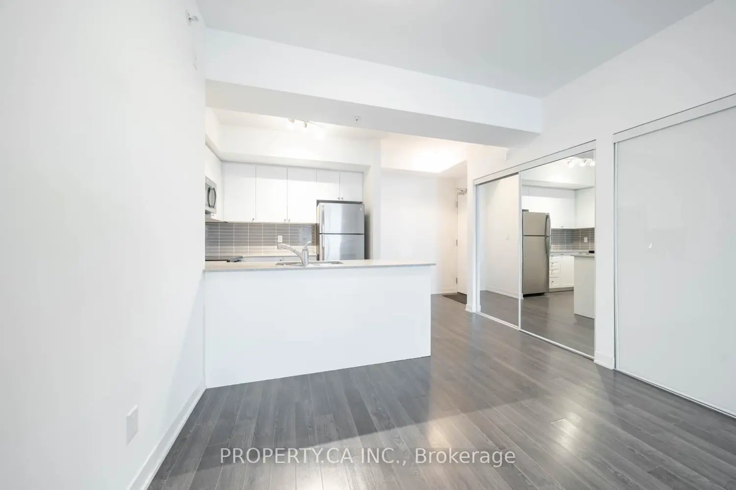 Additional image 3 of 3560 St Clair Avenue 424
