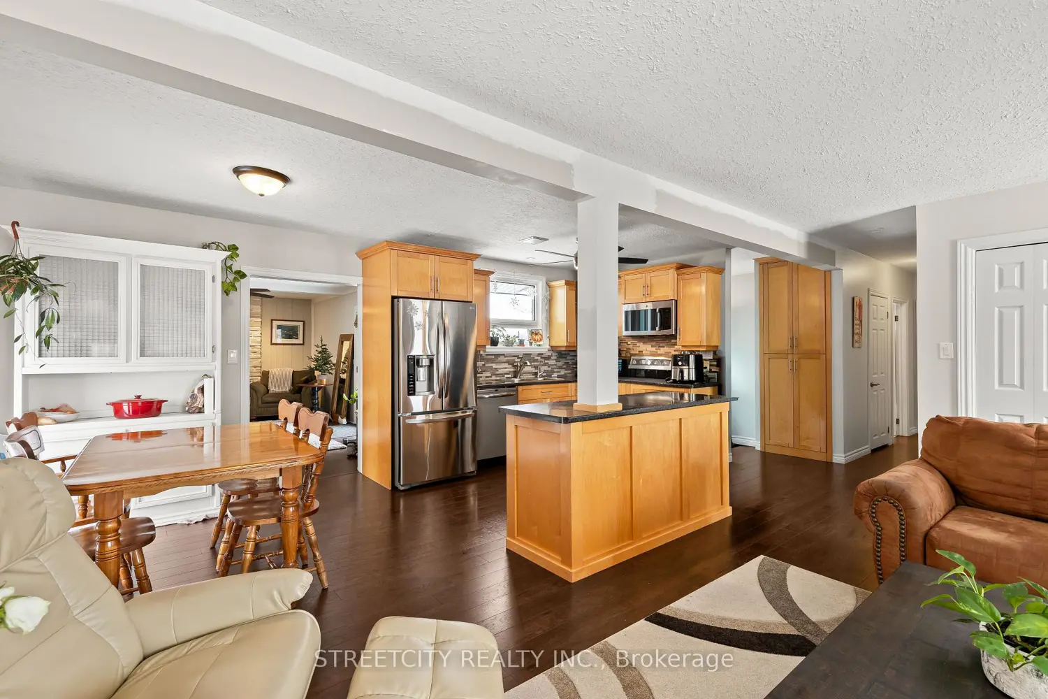 Additional image 5 of 2632 Catherine Street