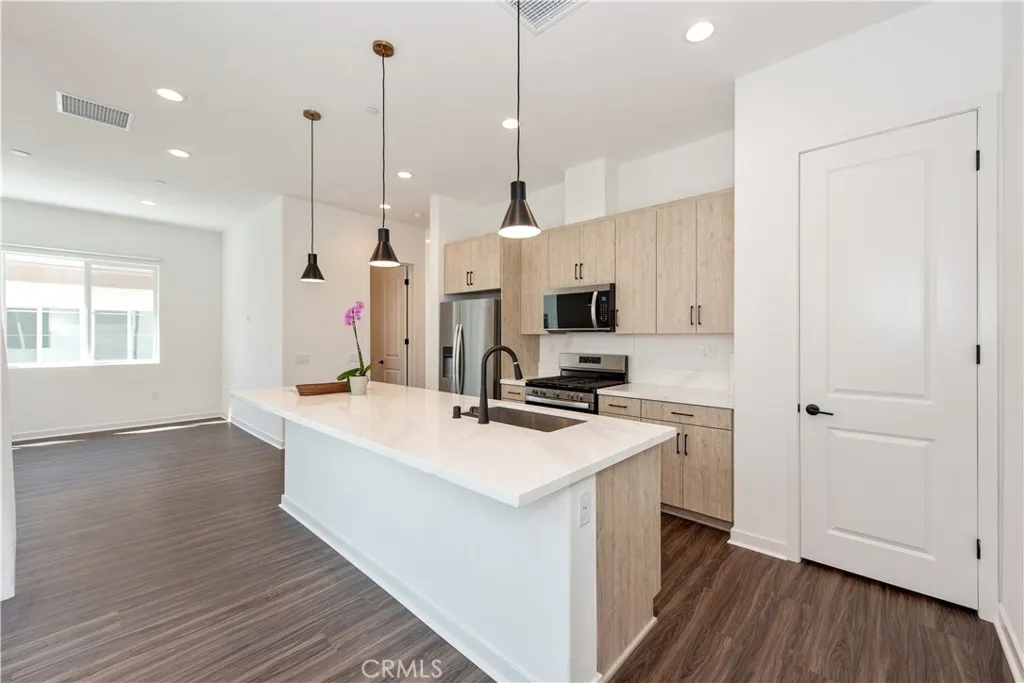 Additional image 10 of 105 Culture, Irvine, CA 92618