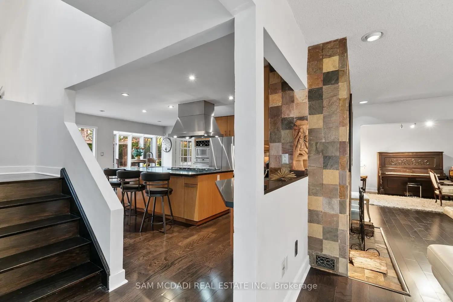 Additional image 7 of 988 Tennyson Avenue