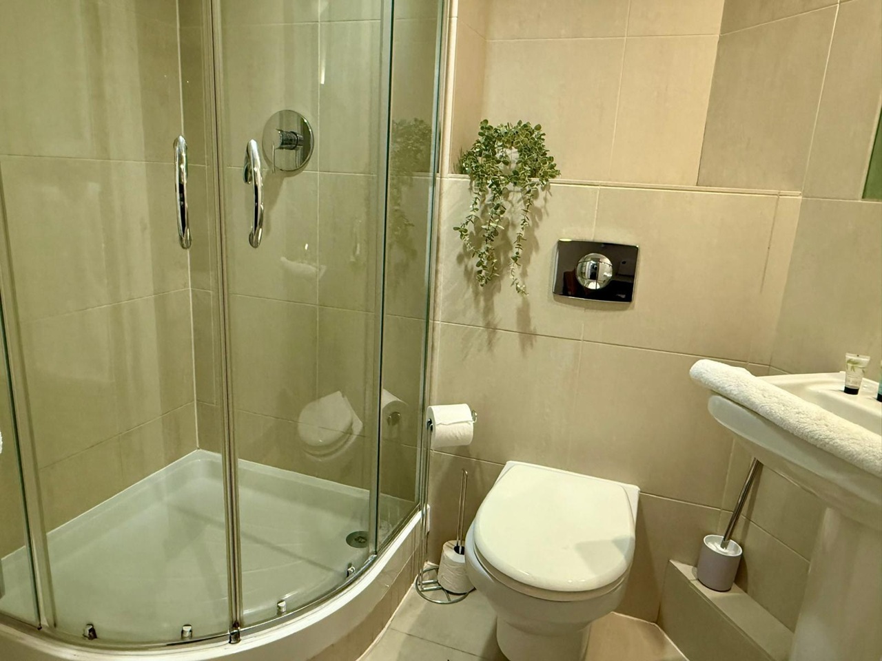 Additional image 12 of 2 Bed Flat, Bridgewater Place, LS11, N1 7GU