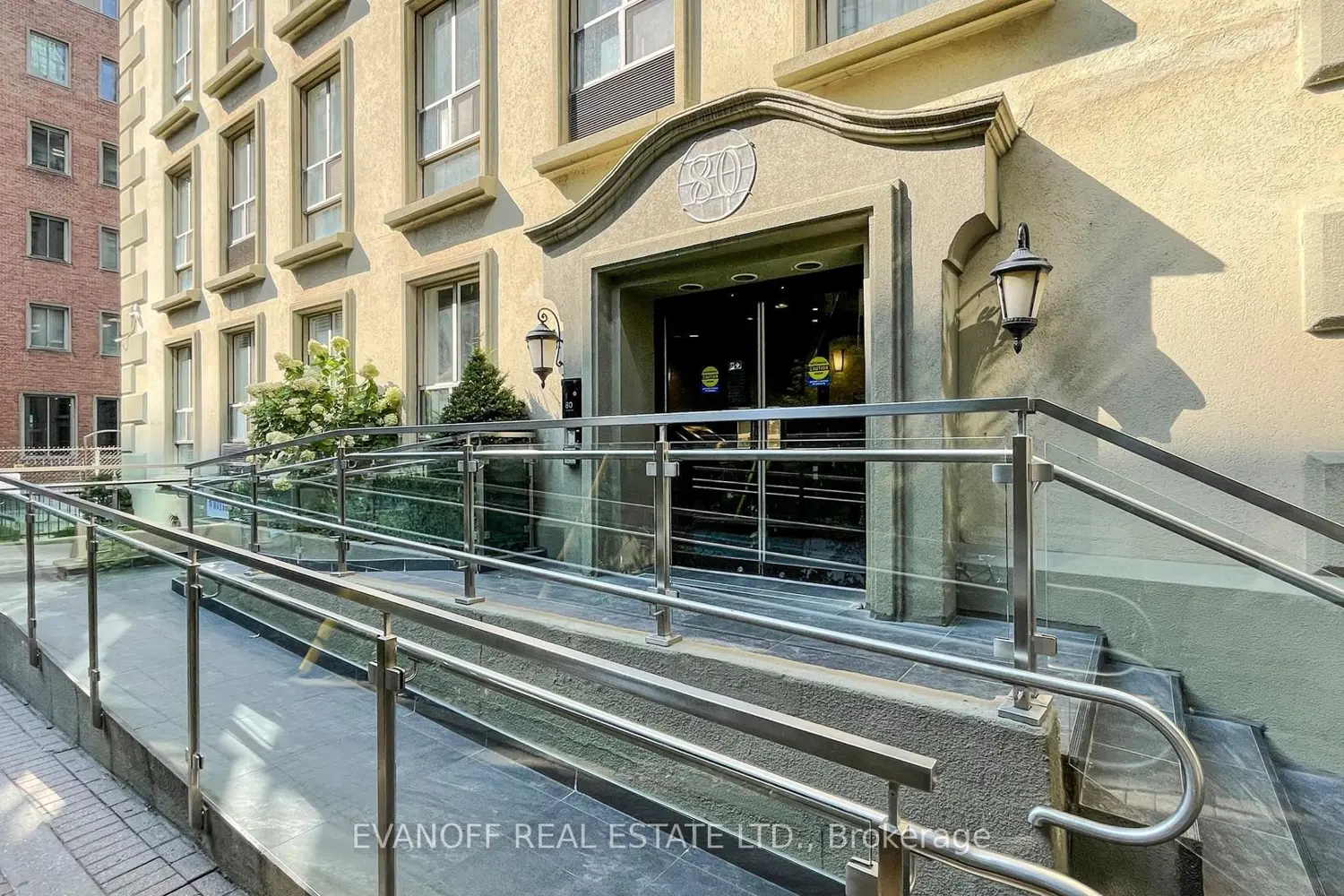 80 Charles Street 605 photo 3