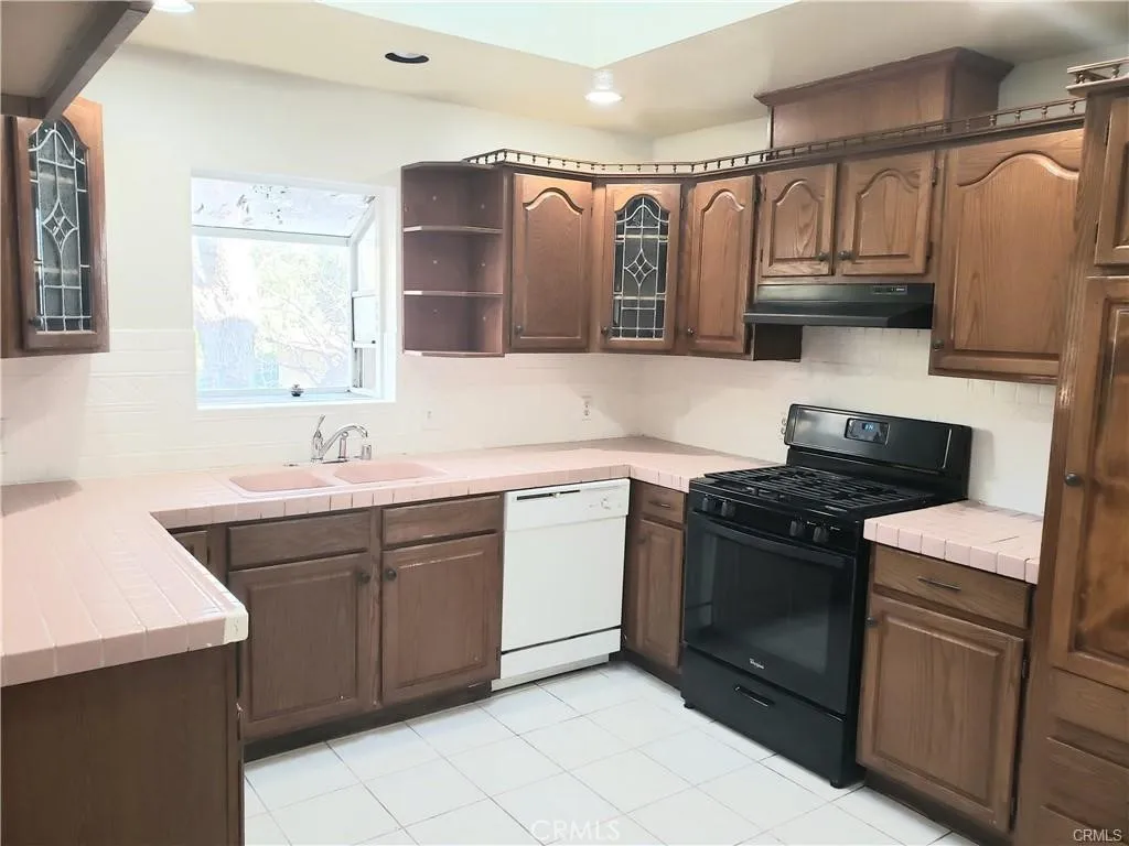 Additional image 7 of 148 W Highland Avenue, Sierra Madre, CA 91024