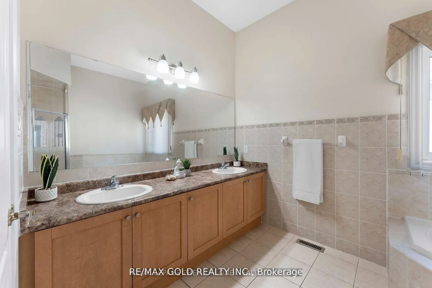 Additional image 18 of 71 Louvain Drive