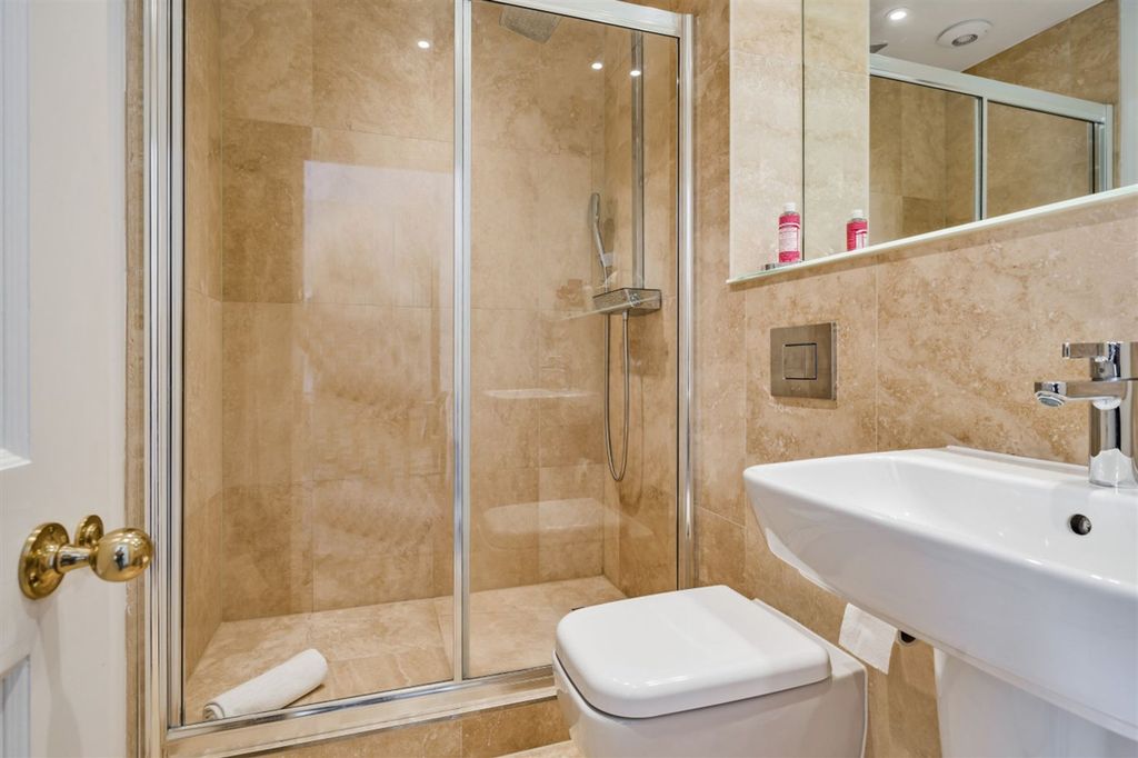 Additional image 8 of 2 bed flat for saleKings Drive, Midhurst GU29