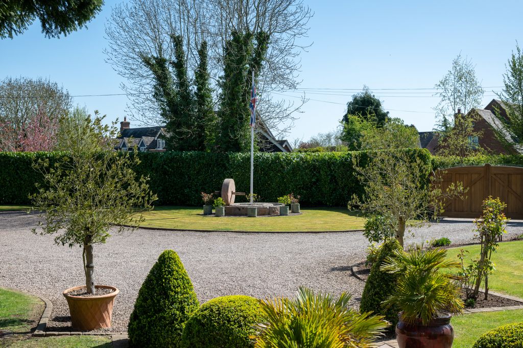 Additional image 26 of 5 bed detached house for saleSale Green, Worcestershire WR9