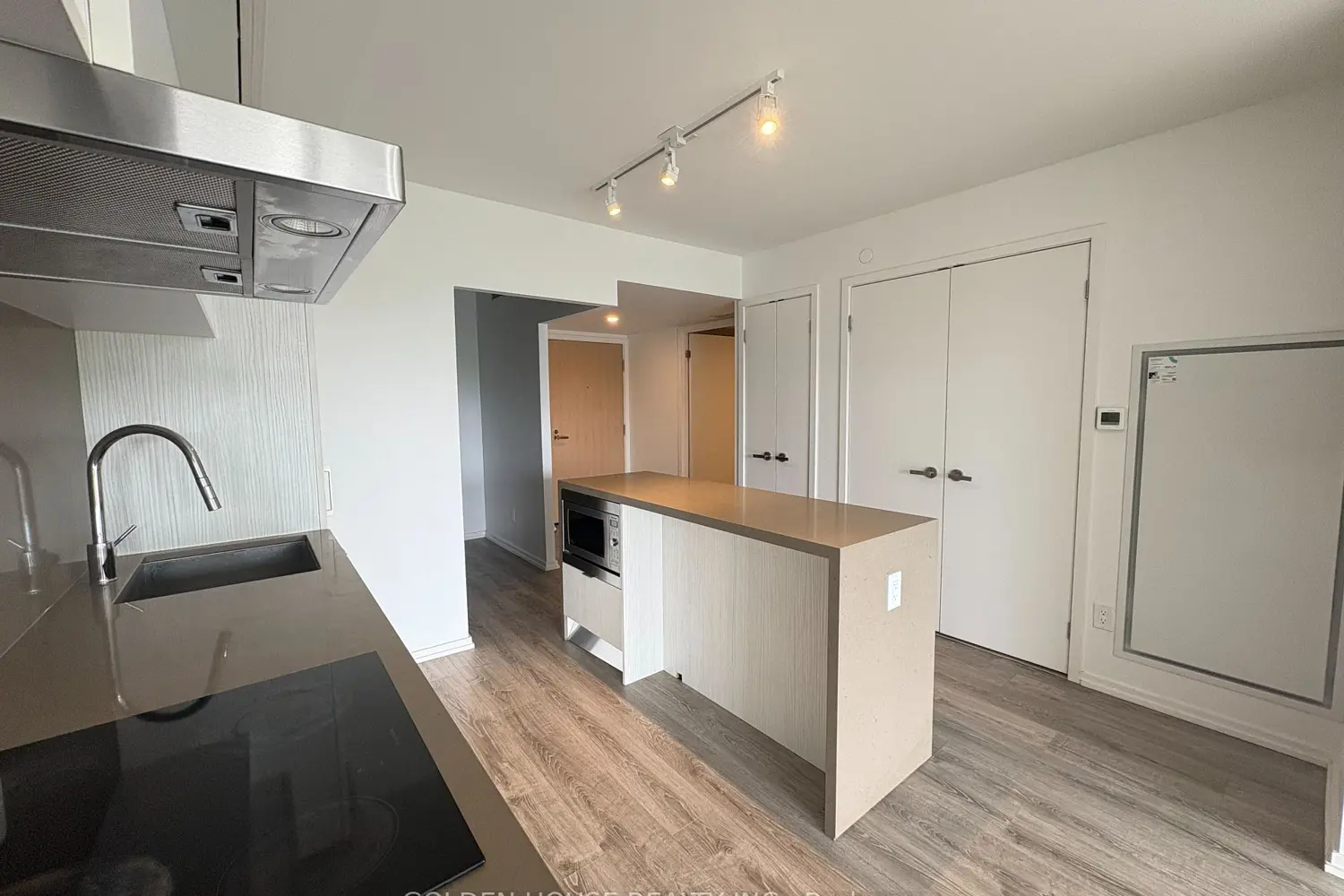 Additional image 16 of 8 Hillsdale Avenue 735