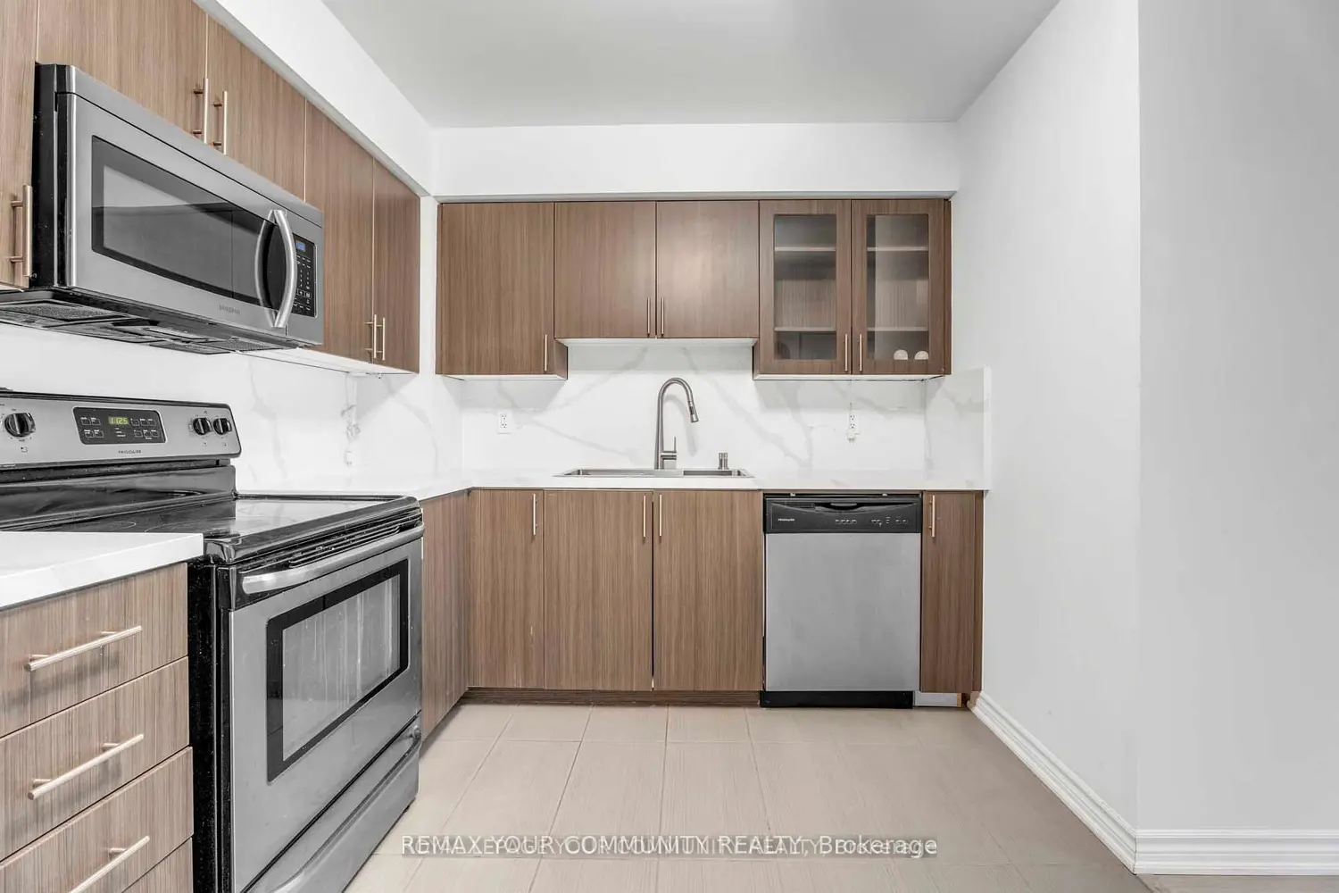 75 Norman Bethune Avenue 420 photo 4