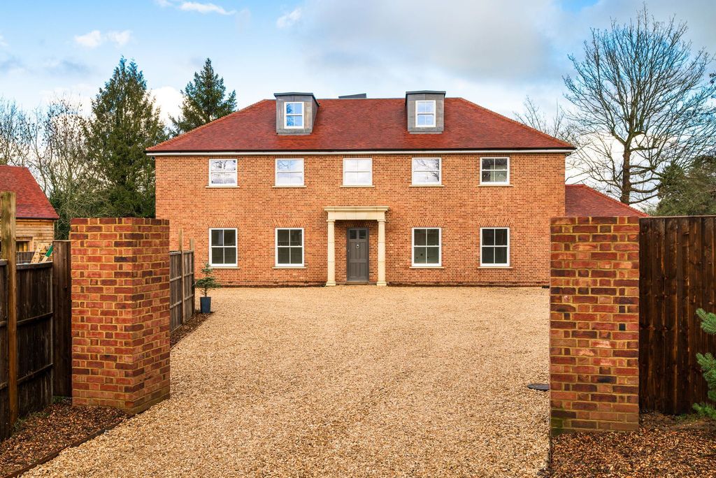 6 bed detached house for saleOak Tree Drive, Newtown RG20