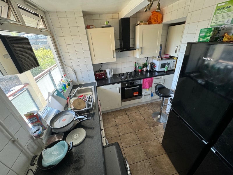 Additional image 4 of Room in a Shared Flat, Mile End Road, E1, N1 7GU