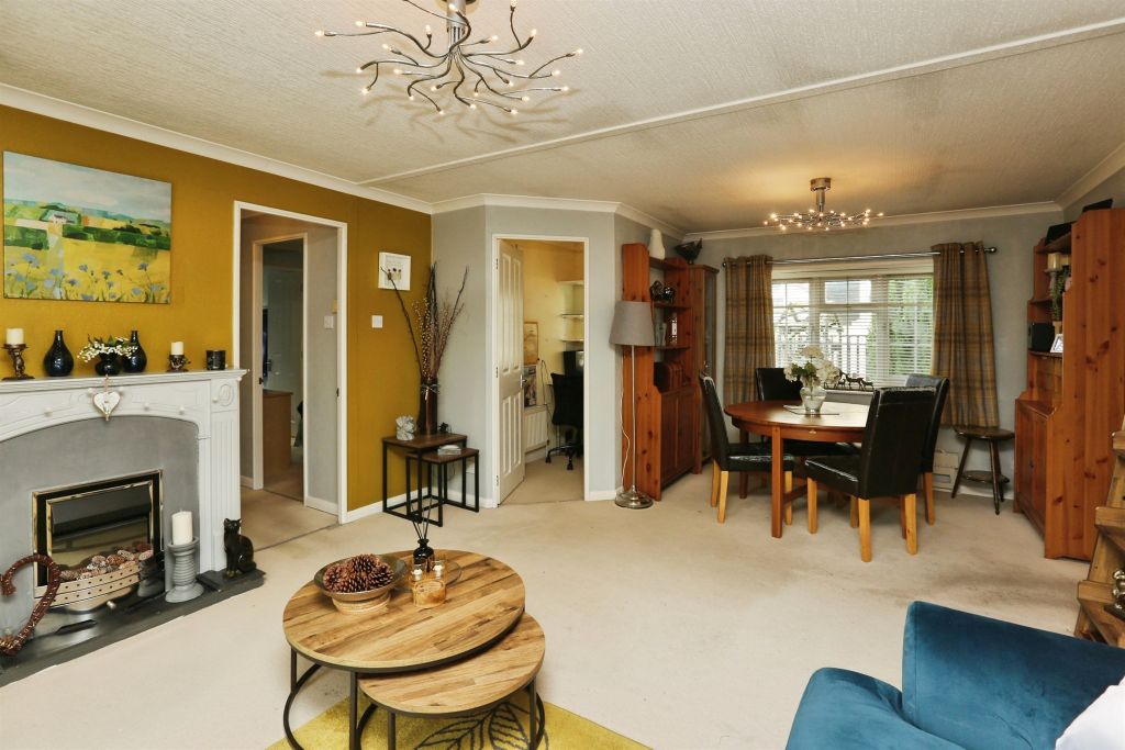 Additional image 5 of 2 bed mobile/park home for saleShamblehurst Lane South, Hedge End, Southampton SO30