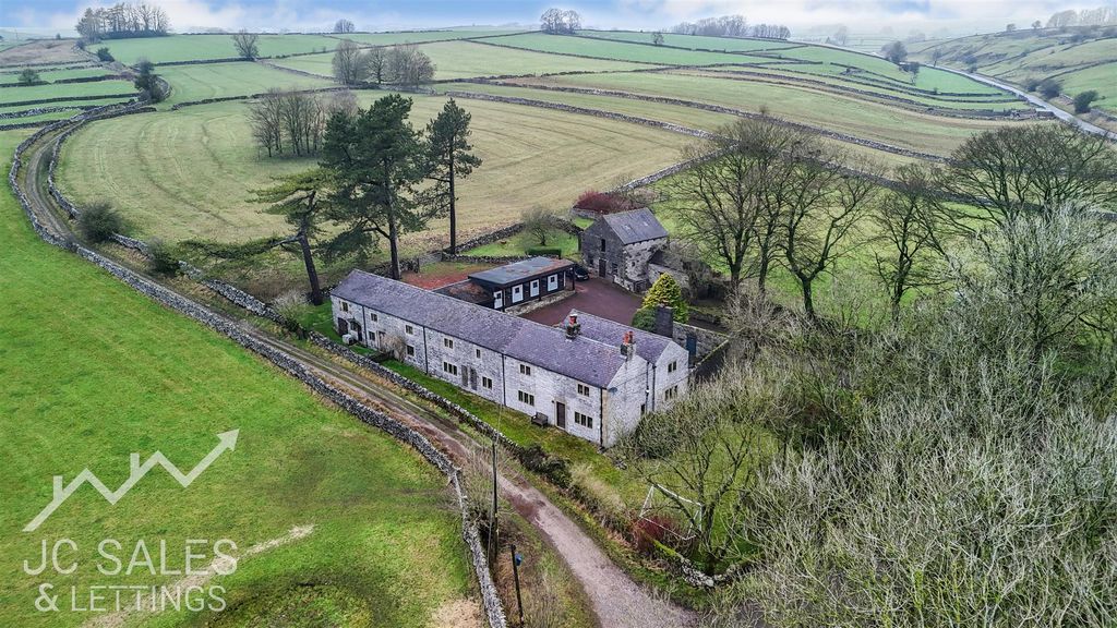 5 bed property for saleChapel Street, Bakewell DE45