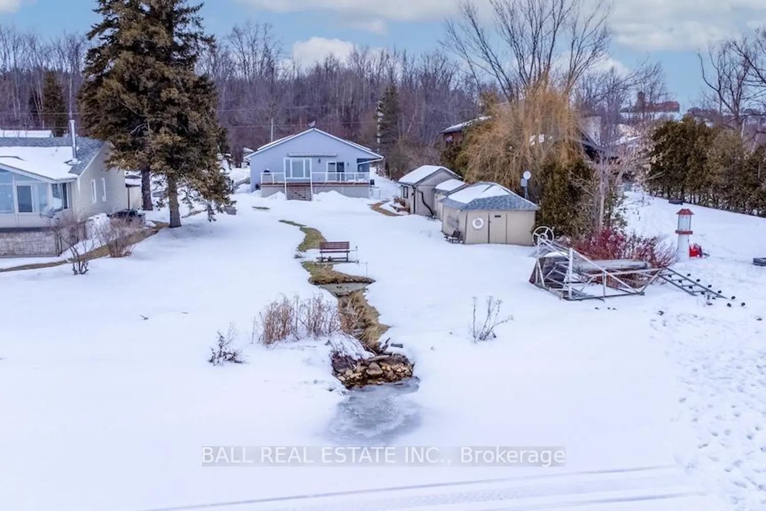 689 North Shore Drive photo 4