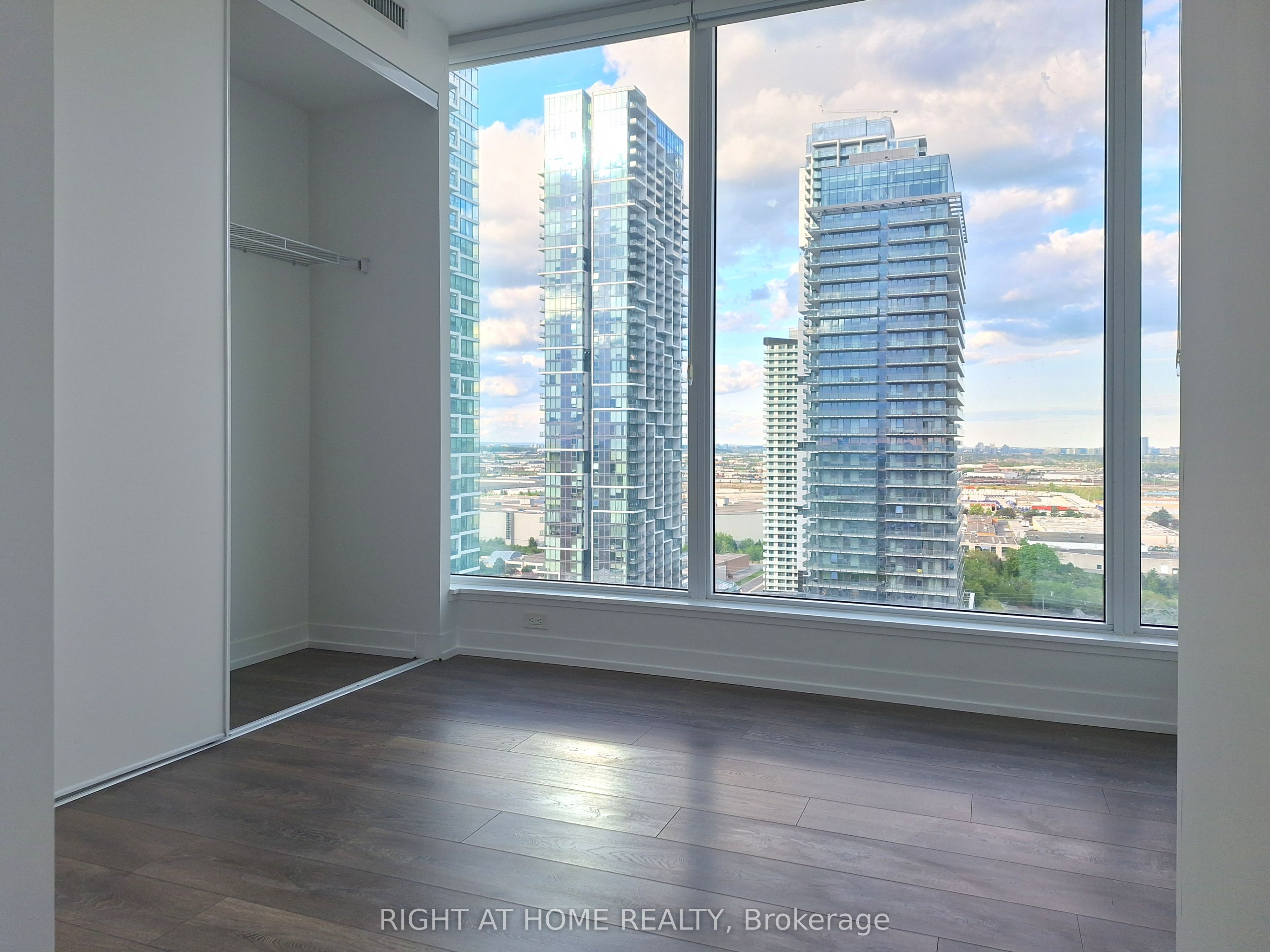 Additional image 4 of 2702-5 Buttermill Avenue, Vaughan, ON, L4K 0J5