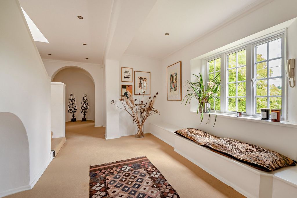 Additional image 8 of 6 bed detached house for saleFolly Road, Lambourn, Hungerford, Berkshire RG17