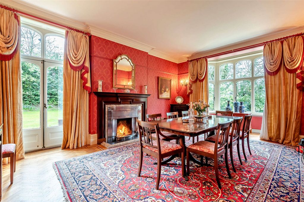 Additional image 5 of 6 bed detached house for saleDonnington, Newbury, Berkshire RG14