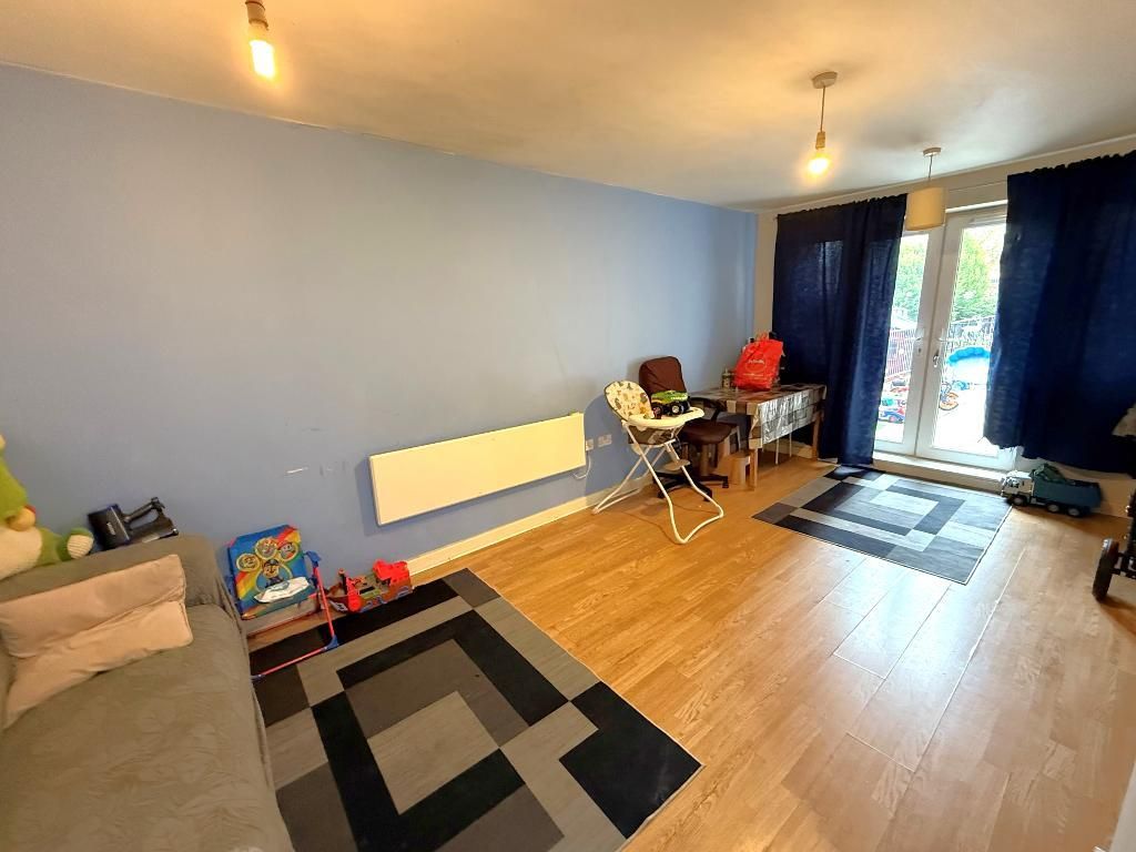 Additional image 2 of 2 bed flat for saleHolly Street, South Luton, Luton, Bedfordshire LU1