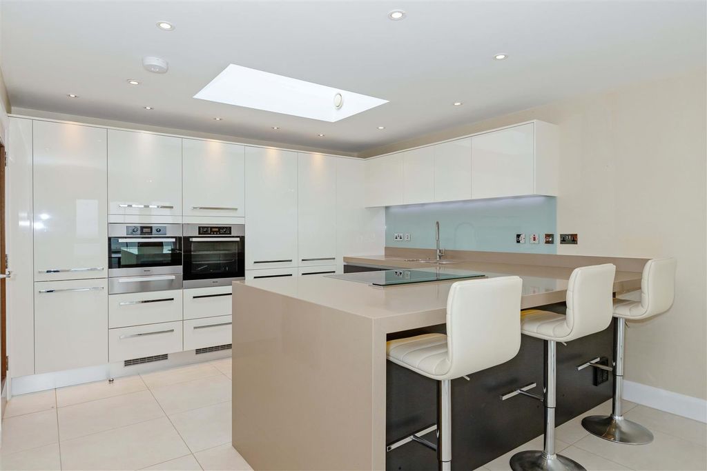 Additional image 5 of 3 bed flat for saleMarine Parade, Worthing BN11