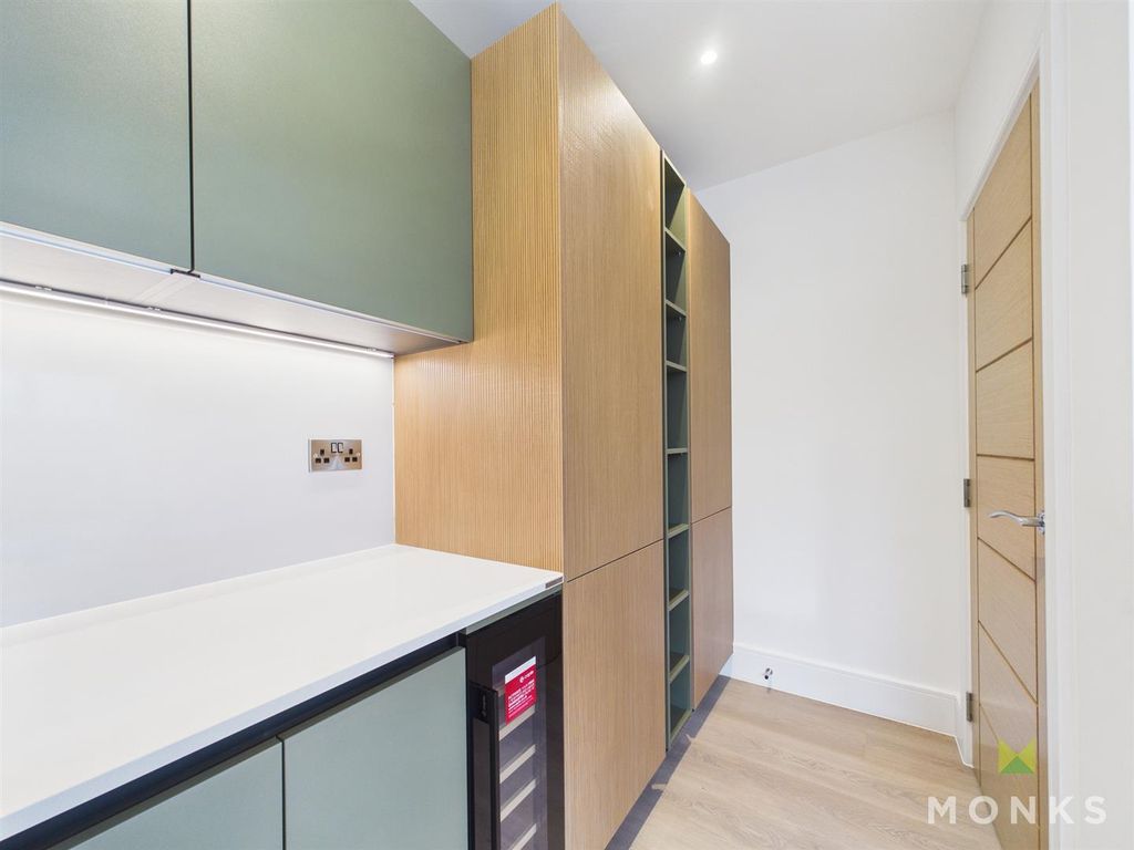 Additional image 5 of 2 bed flat for saleOld Coleham Court, Coleham, Shrewsbury SY3