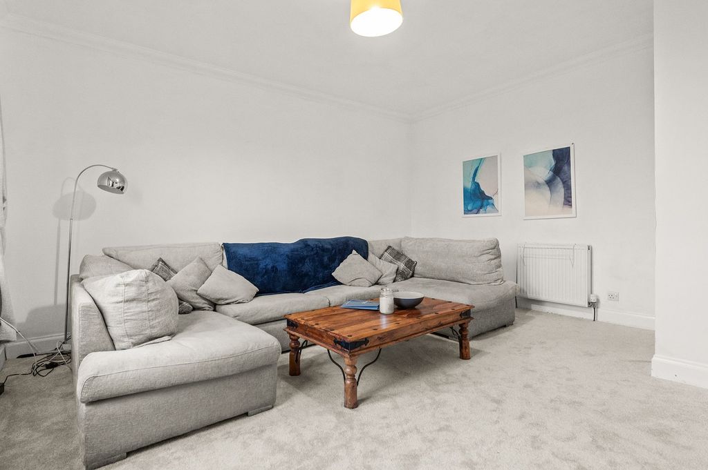 2 bed flat for saleGallowsknowe, Linlithgow Bridge EH49 photo 2