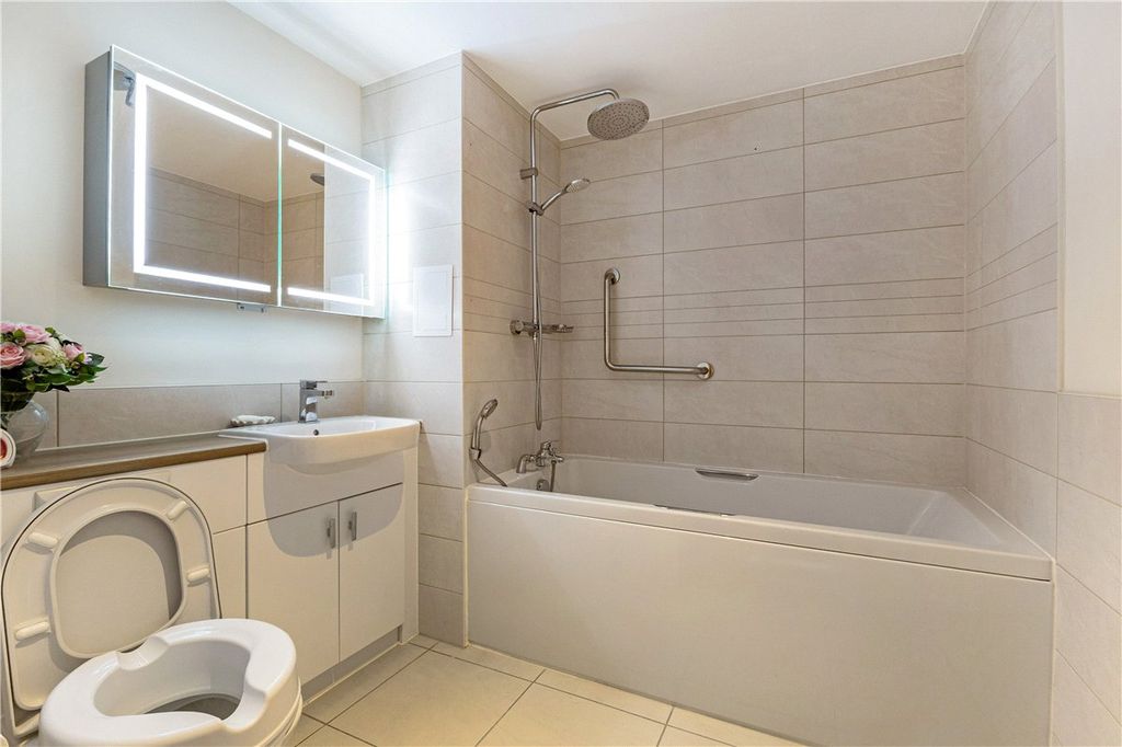 Additional image 11 of 2 bed flat for saleGranham Close, Marlborough, Wiltshire SN8