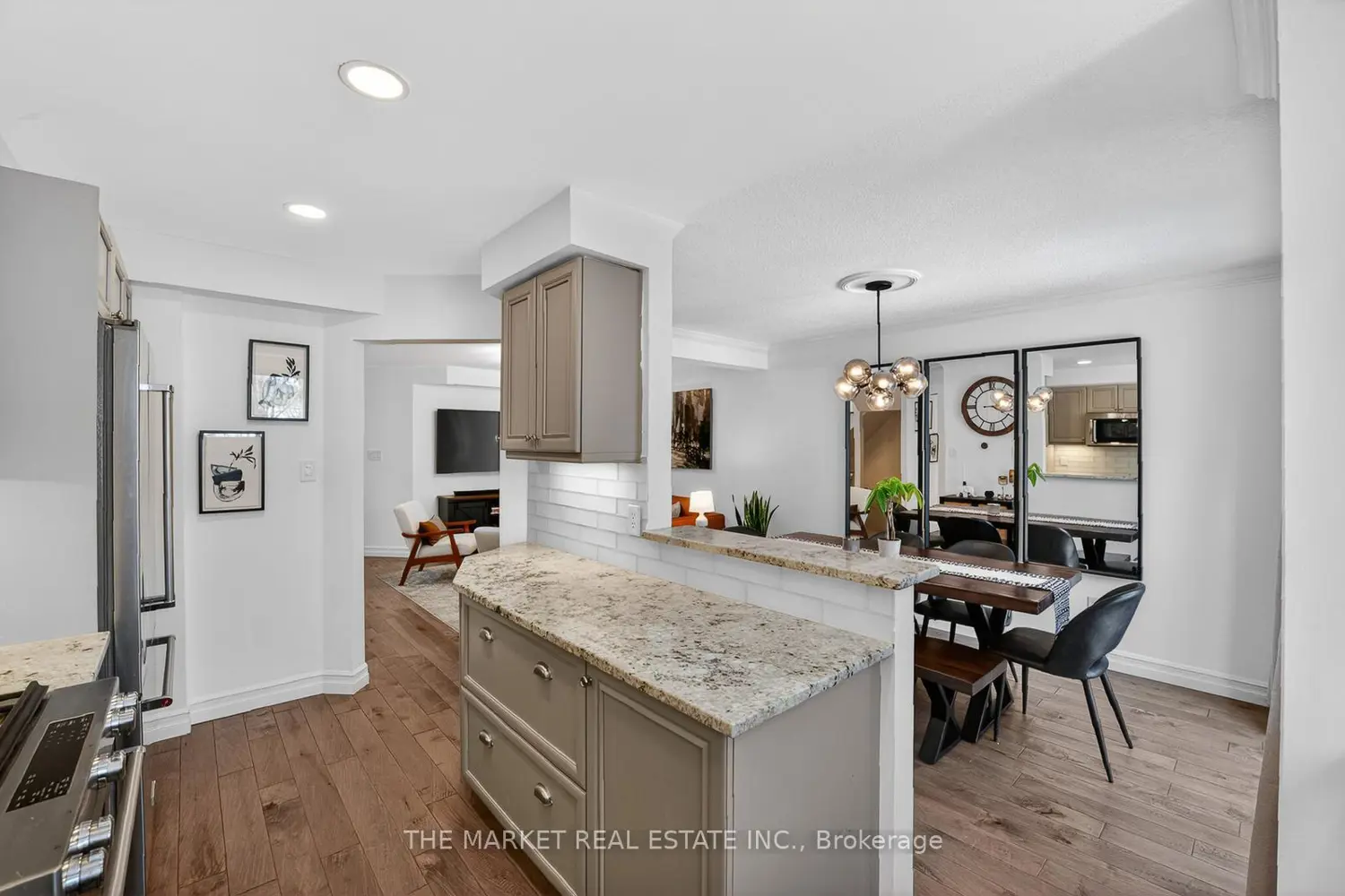 Additional image 9 of 2920 Headon Forest Drive 19