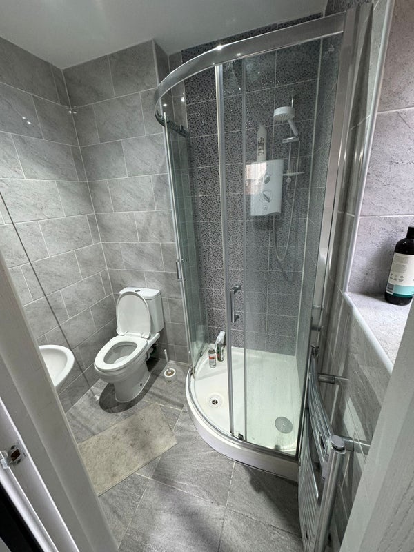 Additional image 3 of Room in a Shared Flat, Whitechapel Road, E1, N1 7GU