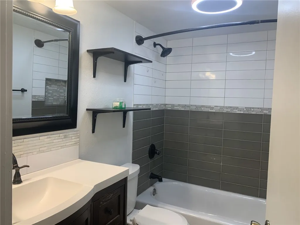 Additional image 6 of 3934 W 5th St Unit 104, Santa Ana, CA 92703