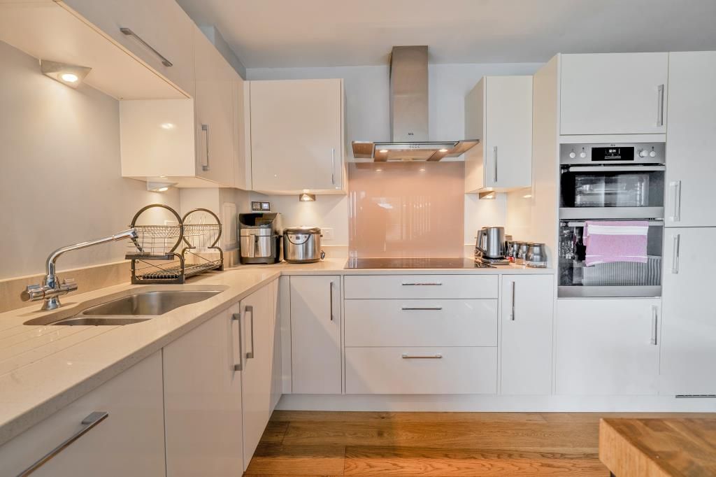 Additional image 5 of 2 bed flat for saleNewbury Racecourse, Berkshire RG14