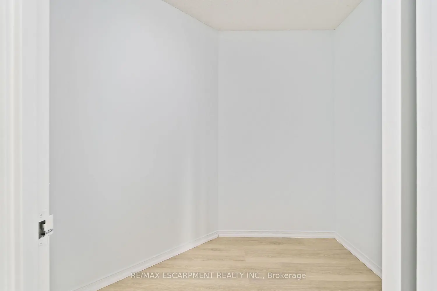 Additional image 14 of 2155 Burnhamthorpe Road 209