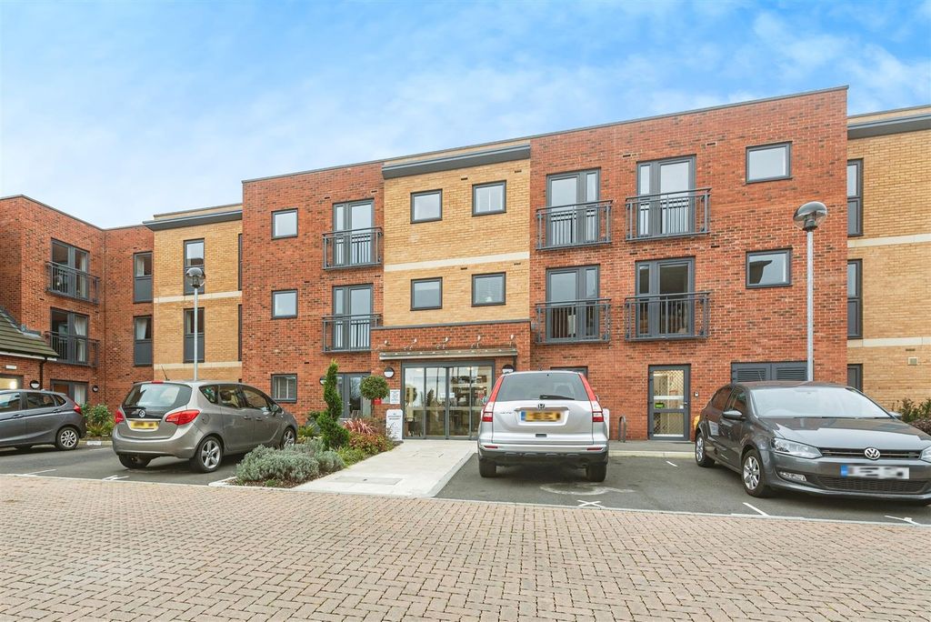Additional image 7 of 2 bed flat for saleThe Moors, Thatcham RG19